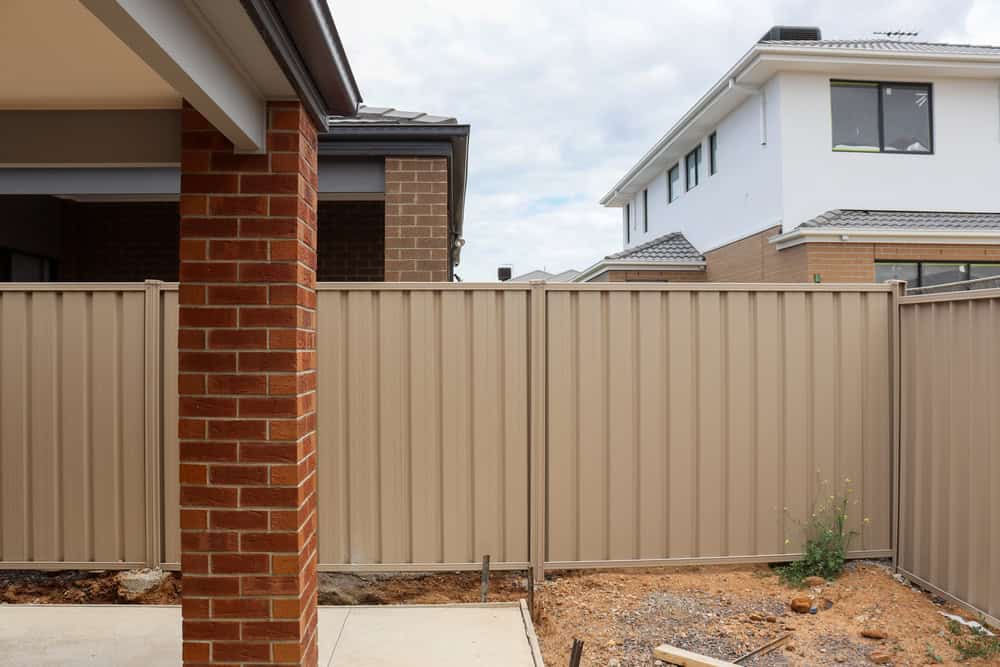 What Are My Rights When My Neighbor Owns the Wall I Want to Paint Newbury?